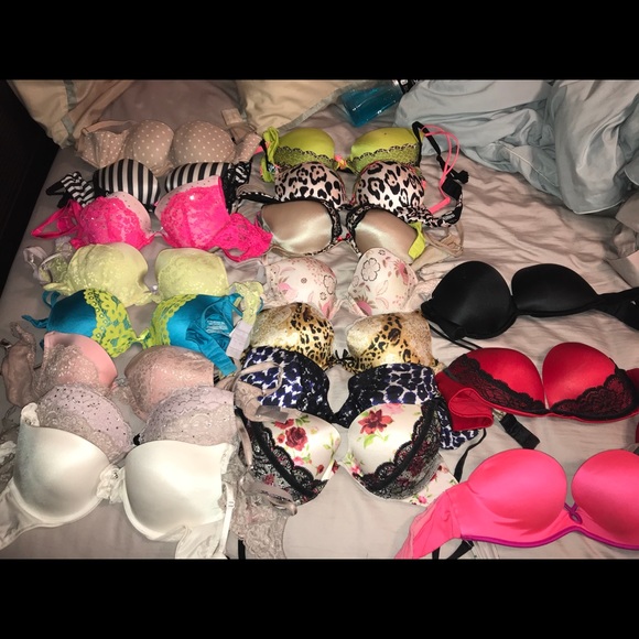 Victoria's Secret Other - Victoria Secret 34 B bras